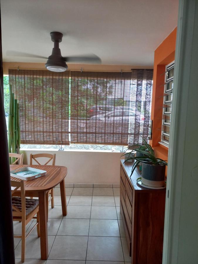 Bel Appartement Avec Terrasse Proche Des Plages Saint-Gilles-les-Bains Exterior photo