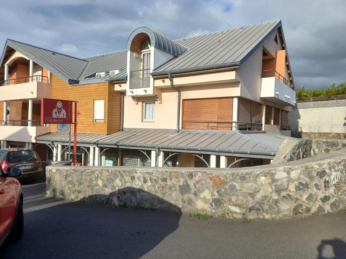 Bel Appartement Avec Terrasse Proche Des Plages Saint-Gilles-les-Bains Exterior photo