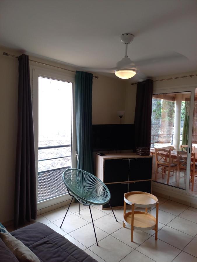 Bel Appartement Avec Terrasse Proche Des Plages Saint-Gilles-les-Bains Exterior photo